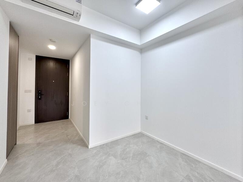 Entrance / Dining