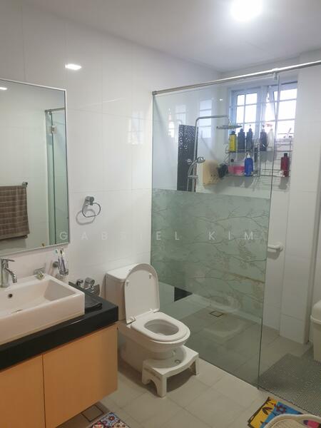District 20 Upper Thomson / Bishan, Clover Avenue, 4 Bedrooms, 3,800 sqft, Semi-Detached House For Rent, by Gabriel Kim, 60173585 - Bathroom - PropertyGuru.com.sg