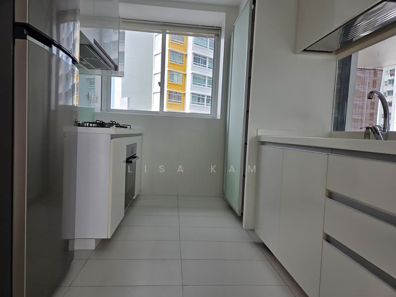The Regency at Tiong Bahru, 38 Chay Yan Street, 3 Bedrooms, 1,281 sqft, Condominium For Rent, by LISA, 60173818 - Kitchen - PropertyGuru.com.sg