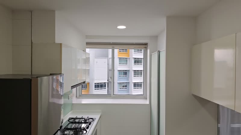 The Regency at Tiong Bahru, 38 Chay Yan Street, 3 Bedrooms, 1,281 sqft, Condominium For Rent, by LISA, 60173818 - Kitchen - PropertyGuru.com.sg