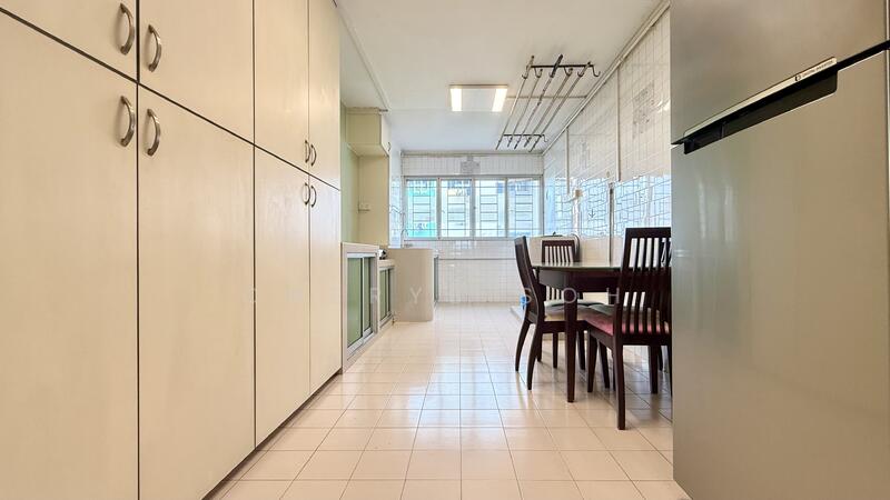 Kitchen & Dining Area