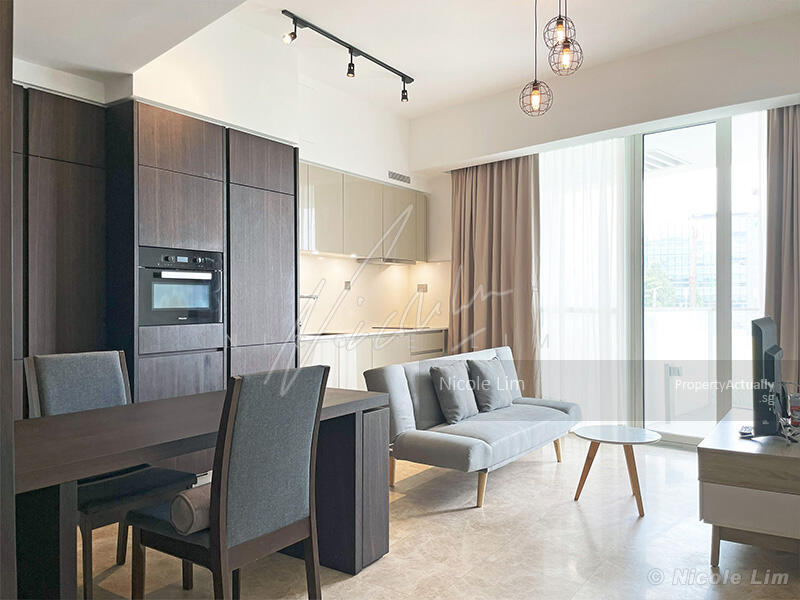 Living / Dining Area & Kitchenette