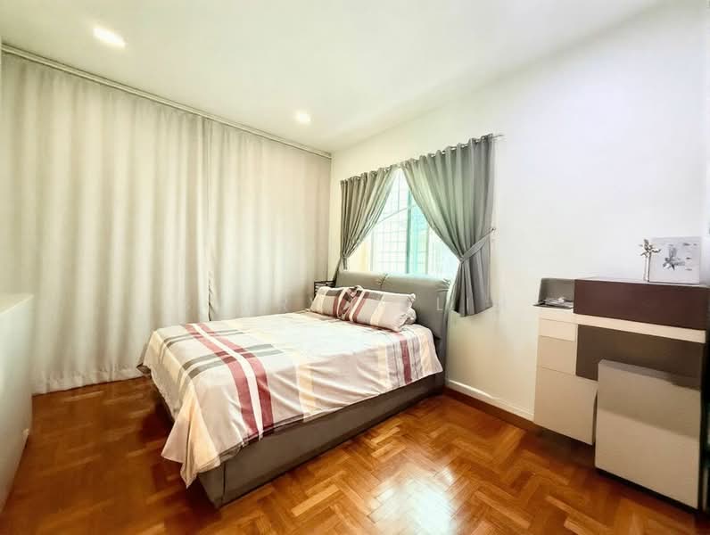 Sunrise Gardens, 51 Sunrise Gardens, 5 Bedrooms, 2,065 sqft, Condominium For Sale, by Sherwin Lim, 60174128 - Bedroom - PropertyGuru.com.sg