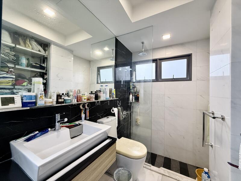 Master Bedroom ensuite Bathroom
