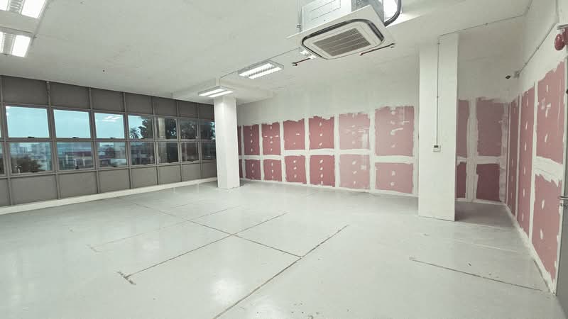 Uni-Tech Centre, 55 Toh Guan Rd East, 1,300 sqft, Factory / Workshop (B2) For Rent, by Lissa Teo, 60174184 - Interior - CommercialGuru.com.sg