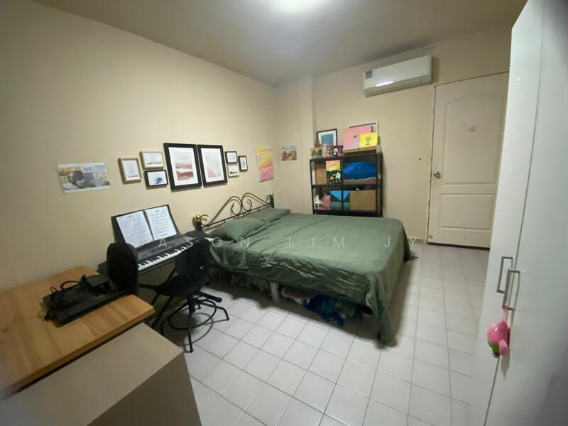 418 Tampines Street 41 HDB Flat For Sale at S$ 635,000 | PropertyGuru Singapore - Bedroom
