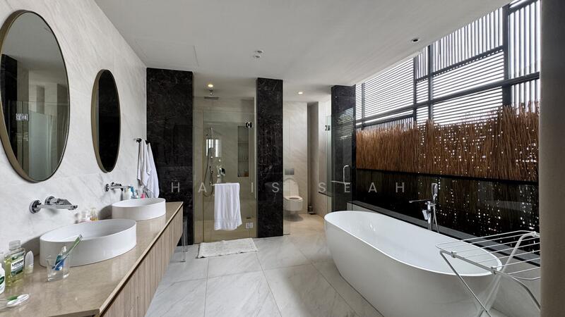 Master Bathroom ensuite 