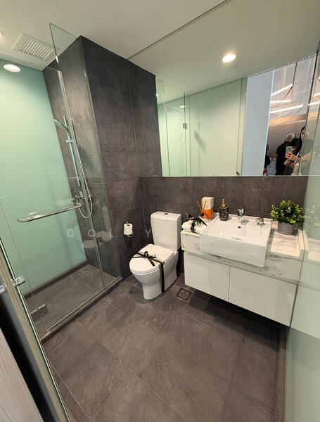 ARC 380, 380 Jalan Besar, 1,464 sqft, Office For Sale, by Dolly Chia 谢梅莉, 60174662 - Bathroom - CommercialGuru.com.sg