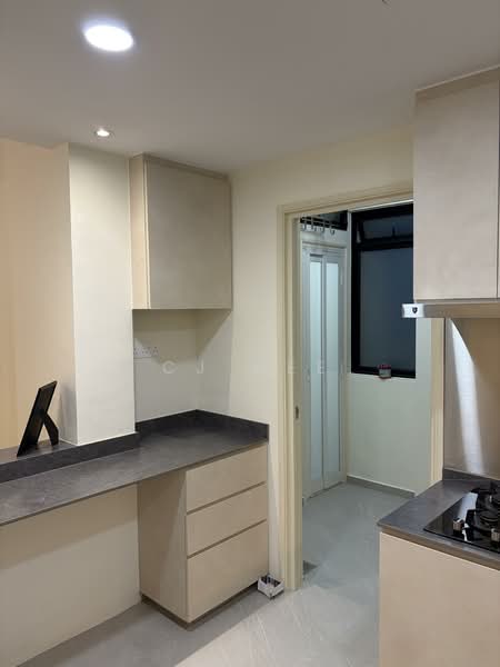 Heritage View, 8 Dover Rise, 2 Bedrooms, 969 sqft, Condominium For Sale, by CJ Wee, 60174663 - Kitchen / Yard - PropertyGuru.com.sg
