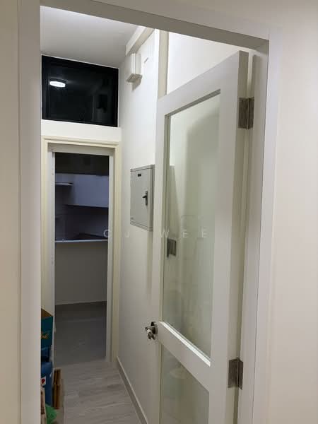 Heritage View, 8 Dover Rise, 2 Bedrooms, 969 sqft, Condominium For Sale, by CJ Wee, 60174663 - Dual entrance flexi room - PropertyGuru.com.sg