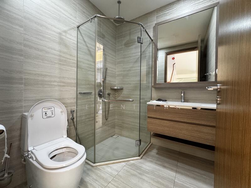 1 of 3 Common Bathrooms