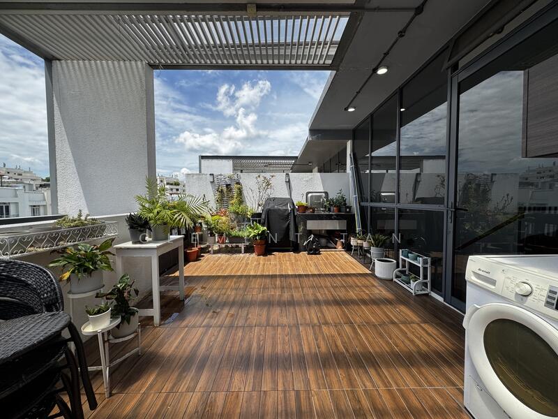 Roof Terrace (Level 3) 