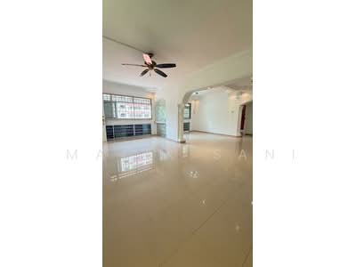 For Sale - 316 Tampines Street 33