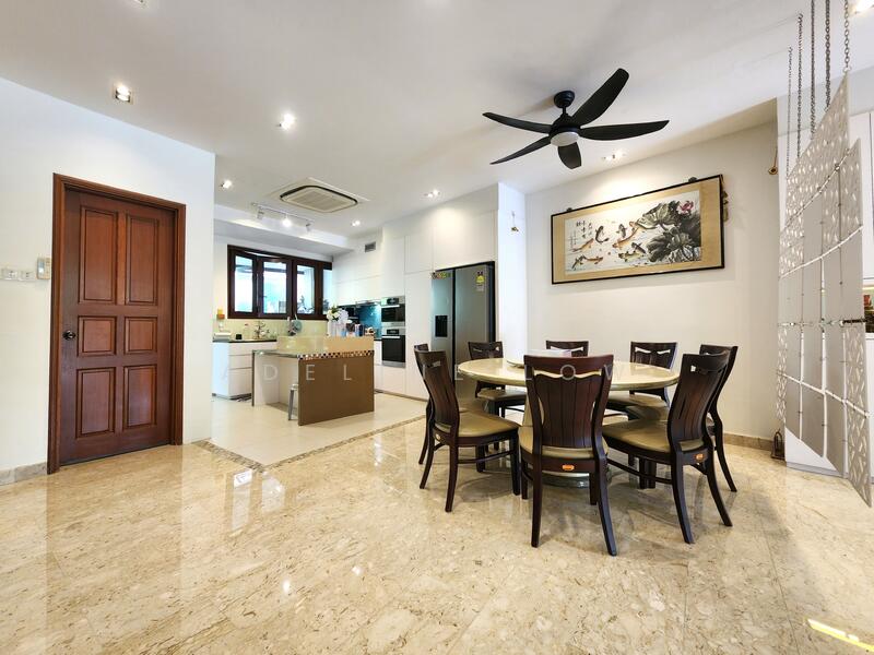 An Inviting Dining Space