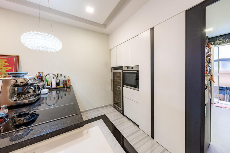 Dry Kitchen