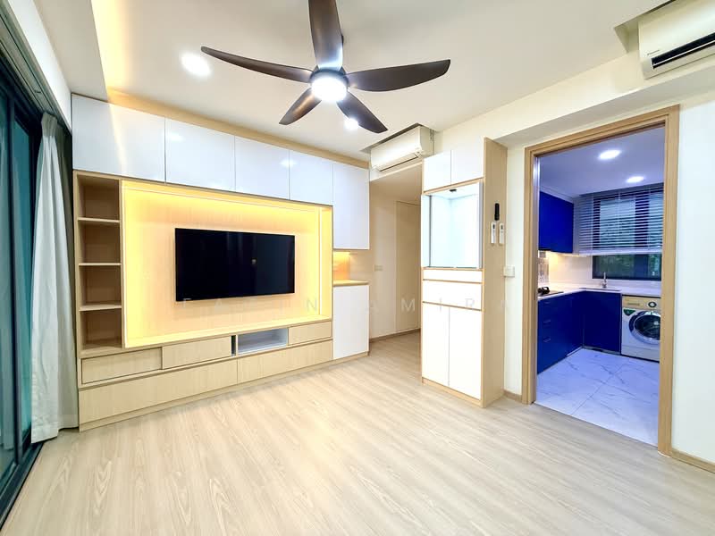 Hedges Park Condominium Condominium For Sale at S$ 1,100,000 | PropertyGuru Singapore - Living Room