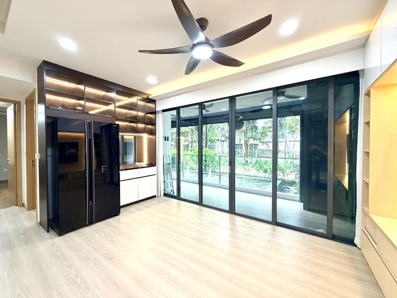 Hedges Park Condominium Condominium For Sale at S$ 1,100,000 | PropertyGuru Singapore - Living Room