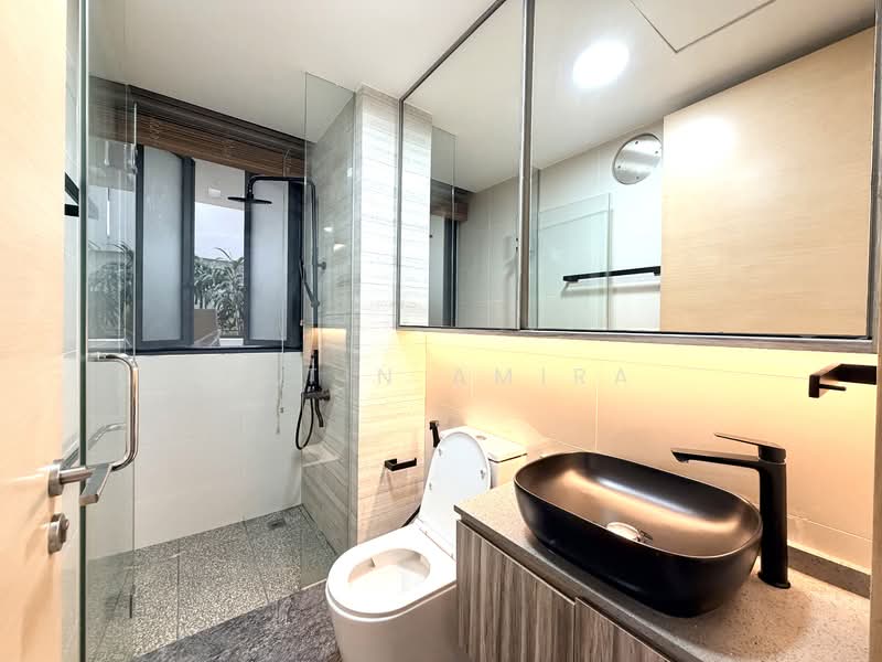Hedges Park Condominium Condominium For Sale at S$ 1,100,000 | PropertyGuru Singapore - Bathroom