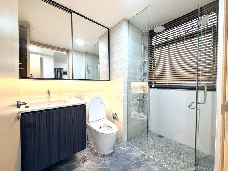 Hedges Park Condominium Condominium For Sale at S$ 1,100,000 | PropertyGuru Singapore - Bathroom