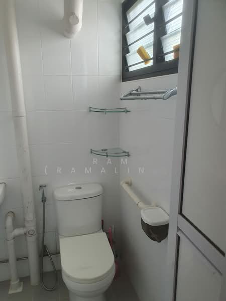 5 Delta Avenue, 5 Delta Avenue, Room Rental, 980 sqft, HDB Flat For Rent, by Ram (Ramalingam), 60175142 - Bathroom - PropertyGuru.com.sg