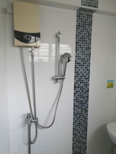 5 Delta Avenue, 5 Delta Avenue, Room Rental, 980 sqft, HDB Flat For Rent, by Ram (Ramalingam), 60175142 - Bathroom - PropertyGuru.com.sg