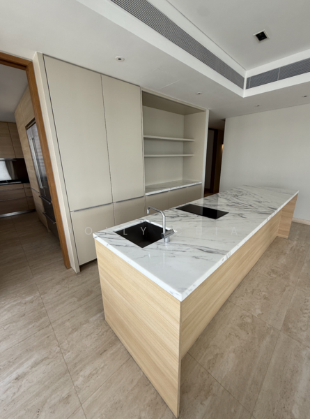Kitchen with Island