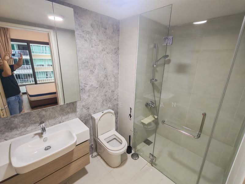 The Lakefront Residences, 48 Lakeside Drive, 1 Bedroom, 495 sqft, Condominium For Sale, by Michael Tan, 60175252 - Bathroom - PropertyGuru.com.sg