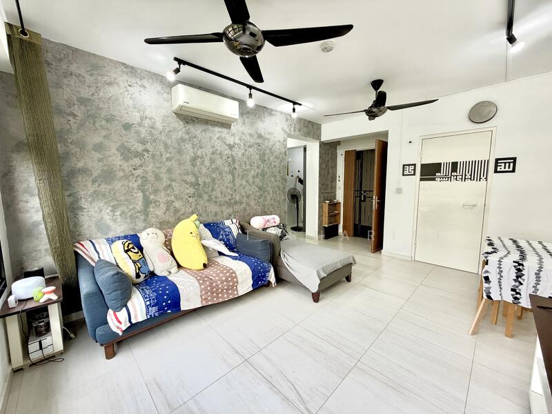 For Sale - 606A Tampines Street 61