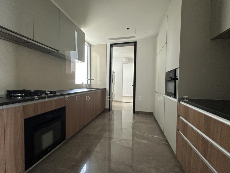 Spacious Wet Kitchen