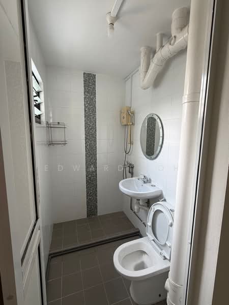 347 Ubi Avenue 1, 347 Ubi Avenue 1, Room Rental, 120 sqft, HDB Flat For Rent, by Edward Koh, 60175407 - Bathroom - PropertyGuru.com.sg