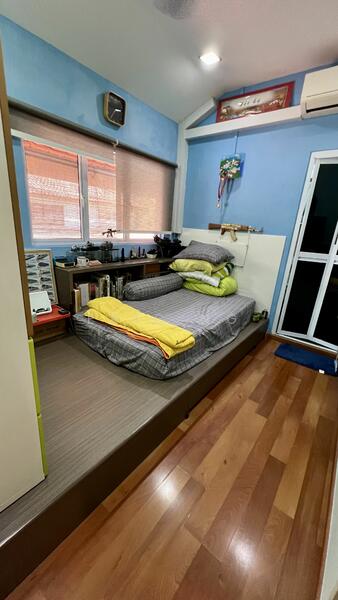 Common Bedroom (2nd Floor)