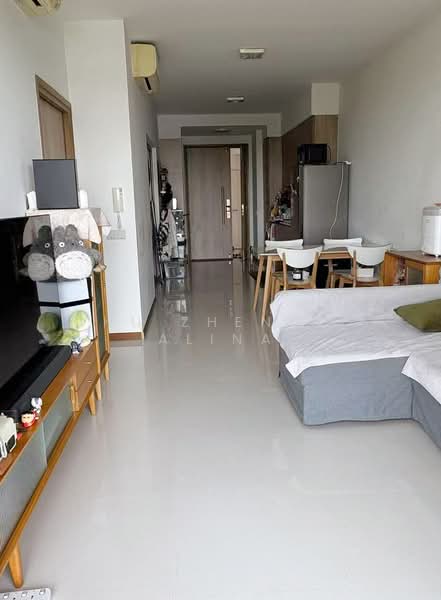 Waterfront Gold, 754 Bedok Reservoir Road, 1 Bedroom, 667 sqft, Condominium For Sale, by Zhu Zhening Alina, 60175653 - Living Room - PropertyGuru.com.sg