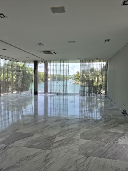 Ocean Drive Bungalow House For Sale at S$ 16,800,000 | PropertyGuru Singapore - Living Room