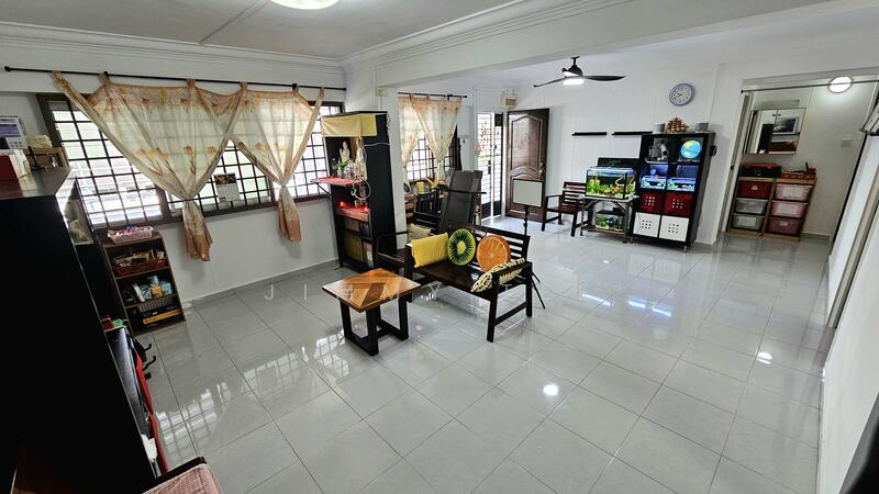 Bright & Spacious Living Hall 1