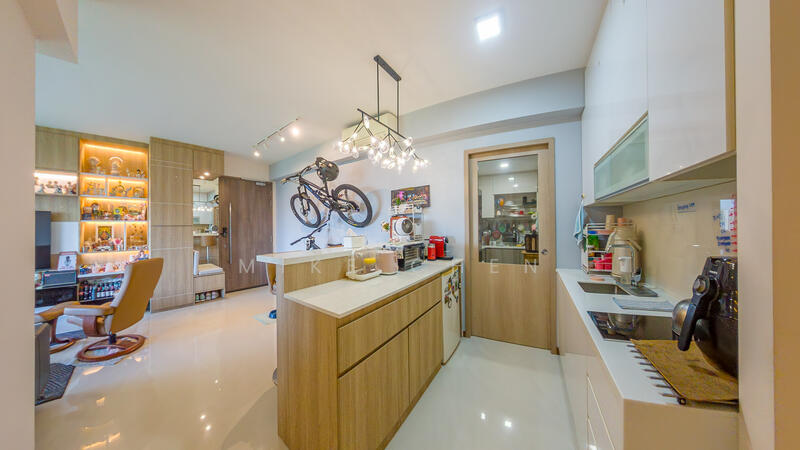Dry Kitchen / Dining