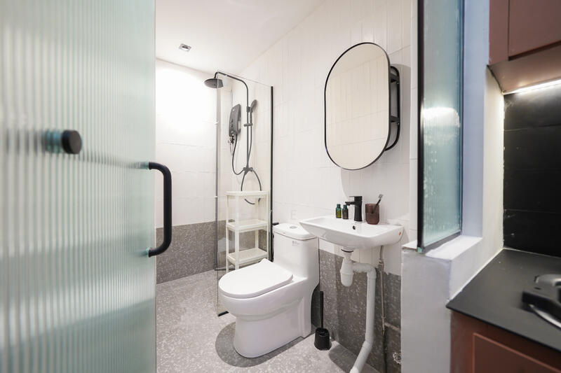 Room 301 - private bathroom