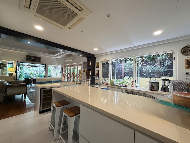 SERANGOON GARDEN ESTATE, SERANGOON GARDEN ESTATE, 5 Bedrooms, 5,500 sqft, Semi-Detached House For Sale, by Ben Chiang, 60176043 - Kitchen - PropertyGuru.com.sg