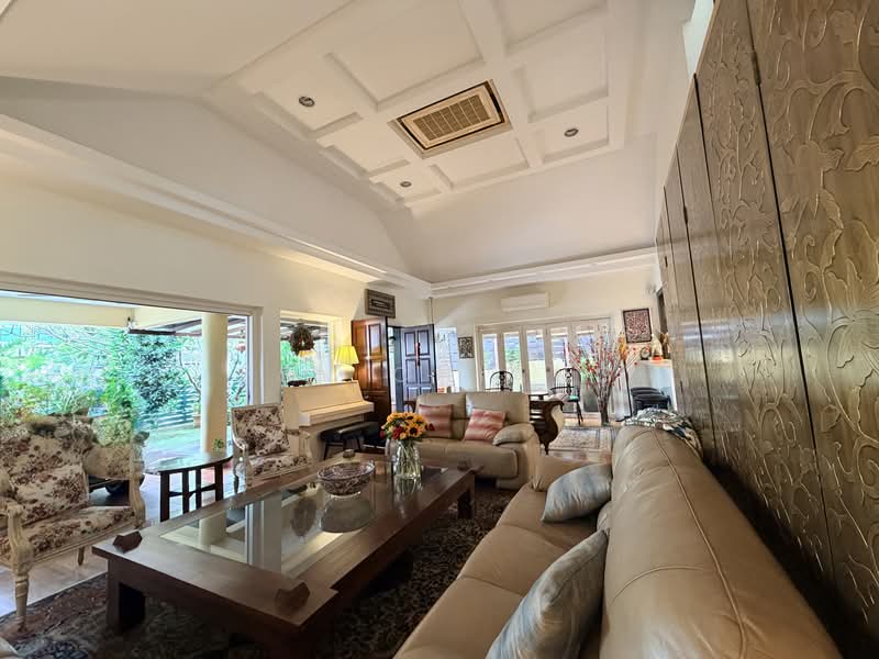 SERANGOON GARDEN ESTATE, SERANGOON GARDEN ESTATE, 5 Bedrooms, 5,500 sqft, Semi-Detached House For Sale, by Ben Chiang, 60176043 - Living Room - PropertyGuru.com.sg