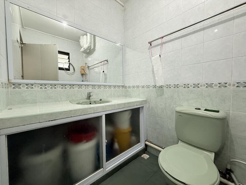 Master Bedroom Ensuite Bathroom