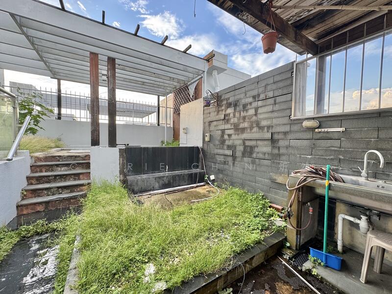 Rooftop Terrace (Before)