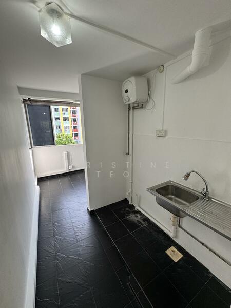 Washing machine, laundry area