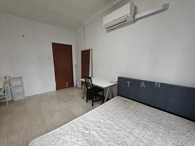 For Rent - La Crystal