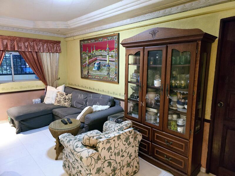 2nd Hall / Sitting Area