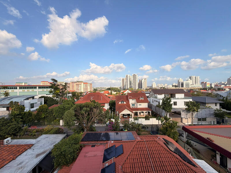 For Sale - ❤️GIANT⚡️Luxury 4 Levels Semi-D House w Basement, Attic, Pool and Home Lift.