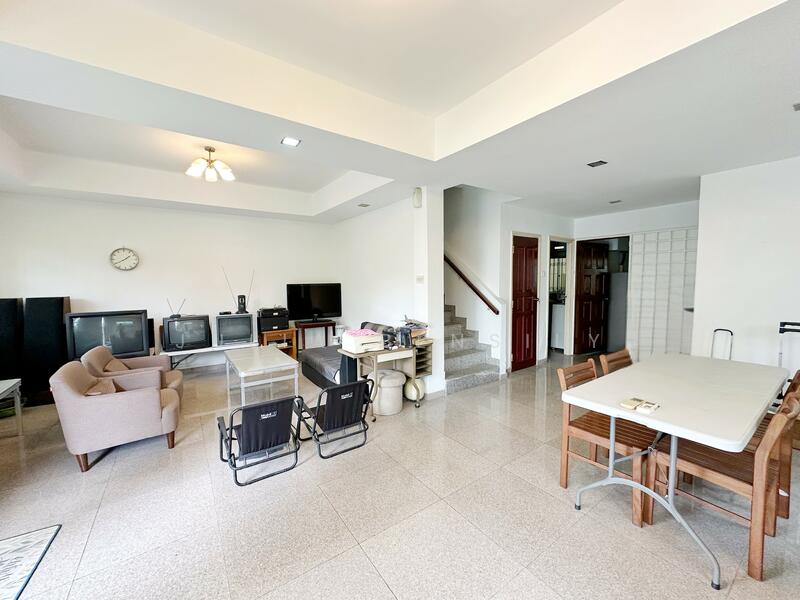 + Granny Room, Dining, Kitchen, Bathroom