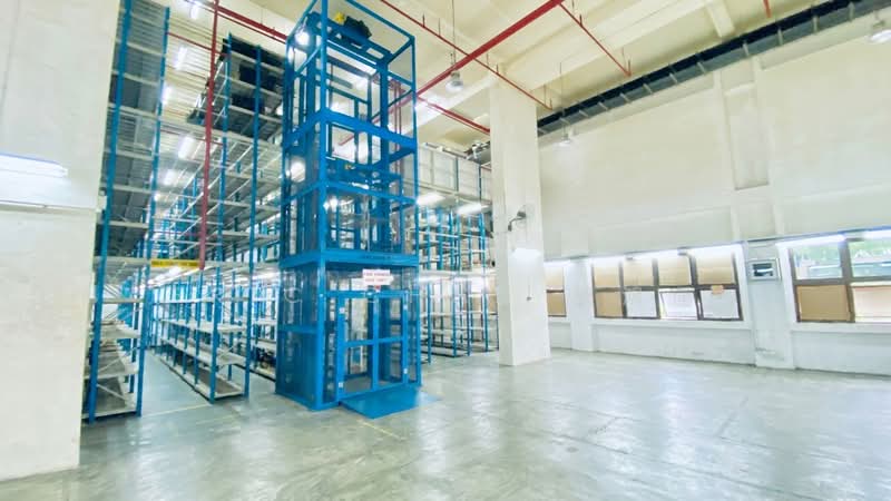Ground Level Fitted Warehouse Tai Seng MRT, , 12,800 sqft, Warehouse For Rent, by Eric Chan 陳鴻運, 60176446 - CommercialGuru.com.sg