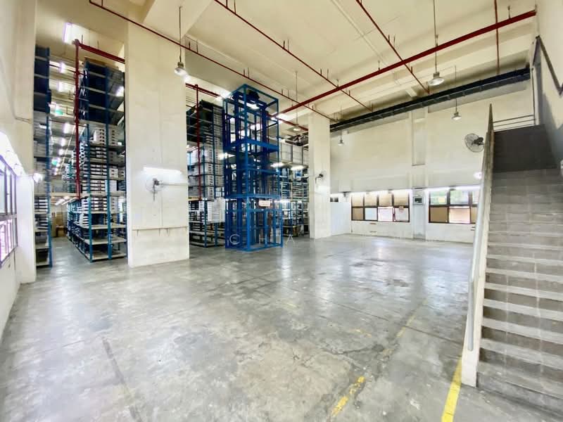 Ground Level Fitted Warehouse Tai Seng MRT, , 12,800 sqft, Warehouse For Rent, by Eric Chan 陳鴻運, 60176446 - CommercialGuru.com.sg