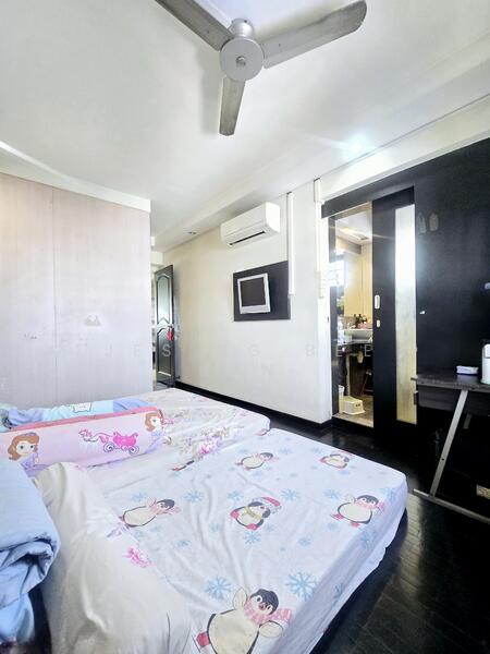 Master rm wt ensuite bathroom
