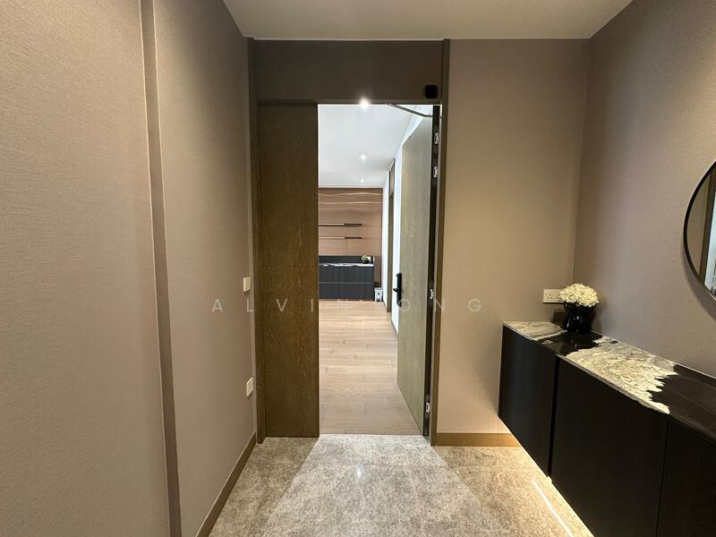 Private lift entrance