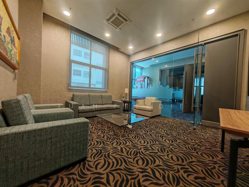 B1 Nicely Fitted Ancillary Office Aircon Carpet High Ceiling Free Shuttle Bus to Pasir Panjang MRT, , 18,137 sqft, Light Industrial (B1) For Rent, by Fuan Freddie, 60176711 - Living Room - CommercialGuru.com.sg